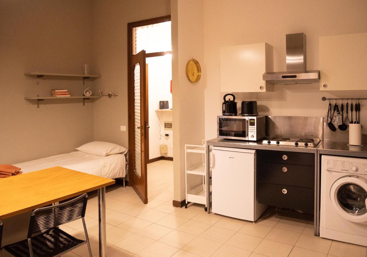 Chambers Short Rentals - Via Gezio Calini Brescia - 2 Studio Flats Exterior photo
